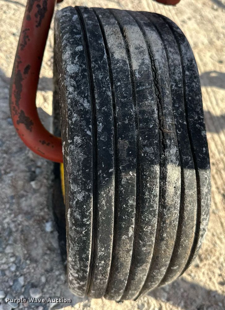 image for item DP3176 New Holland 169  hay tedder