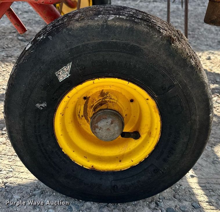 image for item DP3176 New Holland 169  hay tedder