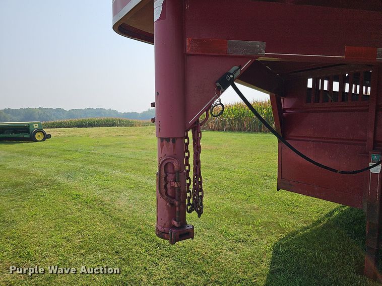 image for item DQ0303 1996 Travalong  livestock trailer