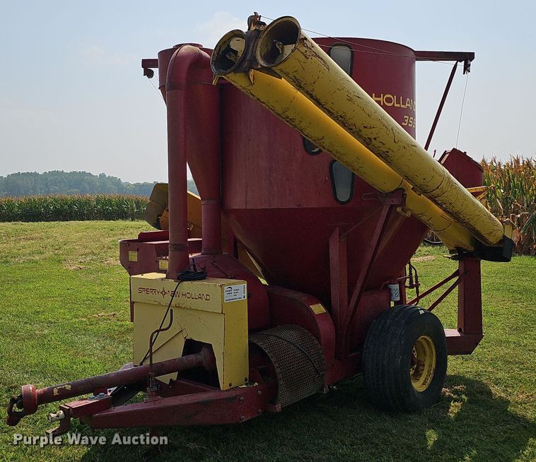 image for item DQ0304 New Holland 355  feed mixer