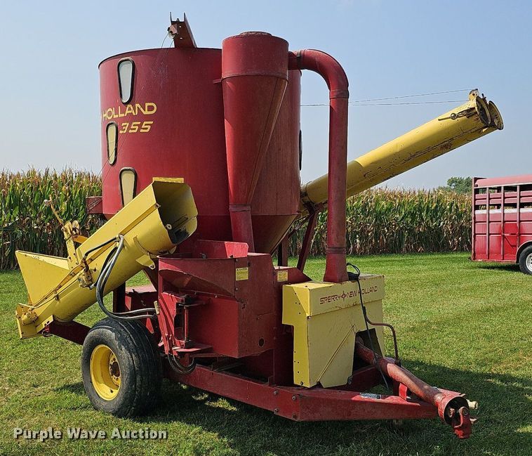 image for item DQ0304 New Holland 355  feed mixer
