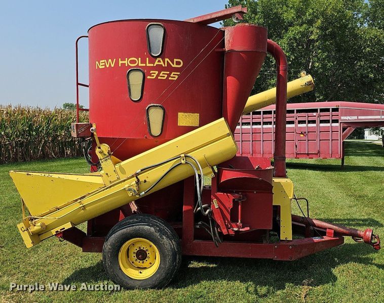 image for item DQ0304 New Holland 355  feed mixer