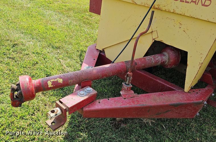 image for item DQ0304 New Holland 355  feed mixer