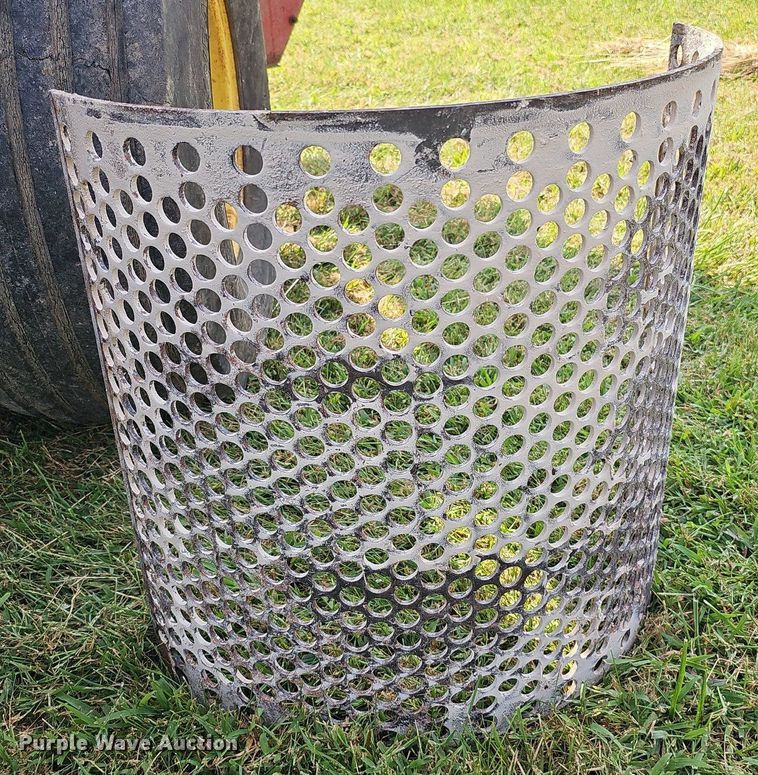 image for item DQ0304 New Holland 355  feed mixer