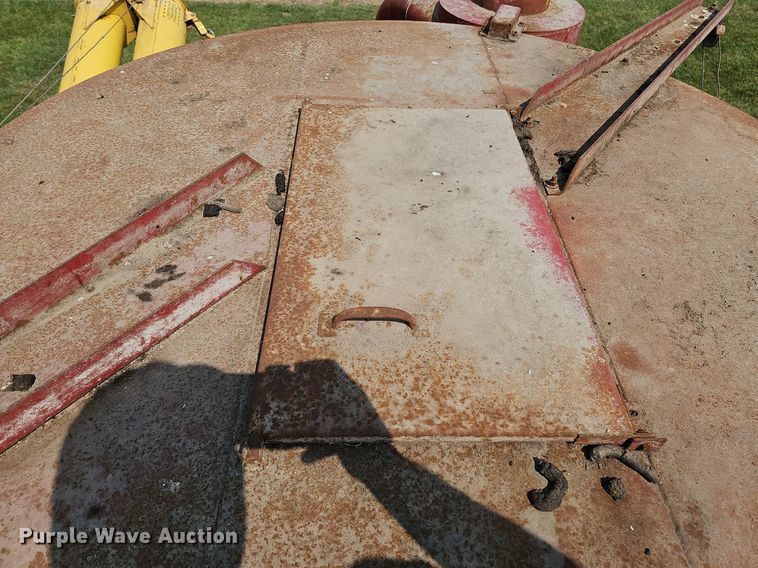 image for item DQ0304 New Holland 355  feed mixer