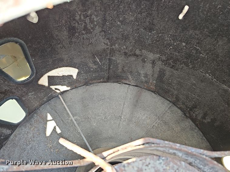 image for item DQ0304 New Holland 355  feed mixer