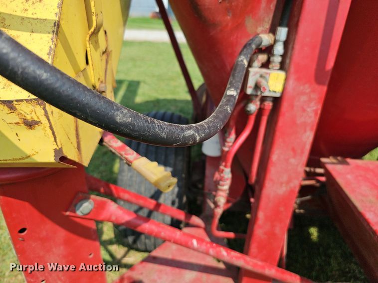 image for item DQ0304 New Holland 355  feed mixer