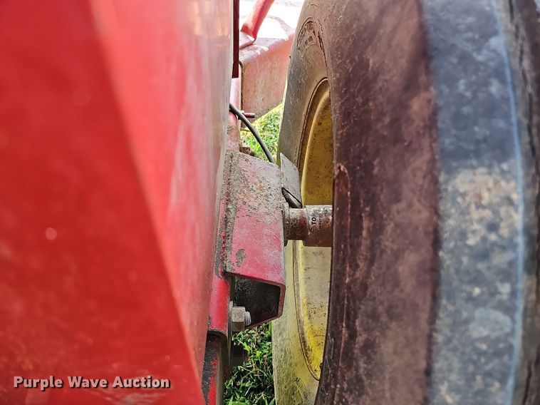 image for item DQ0304 New Holland 355  feed mixer