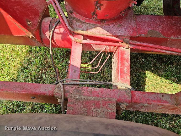 image for item DQ0304 New Holland 355  feed mixer