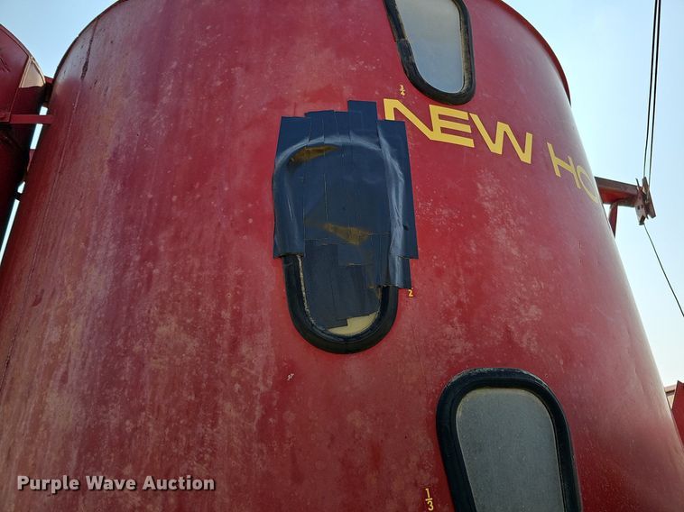 image for item DQ0304 New Holland 355  feed mixer