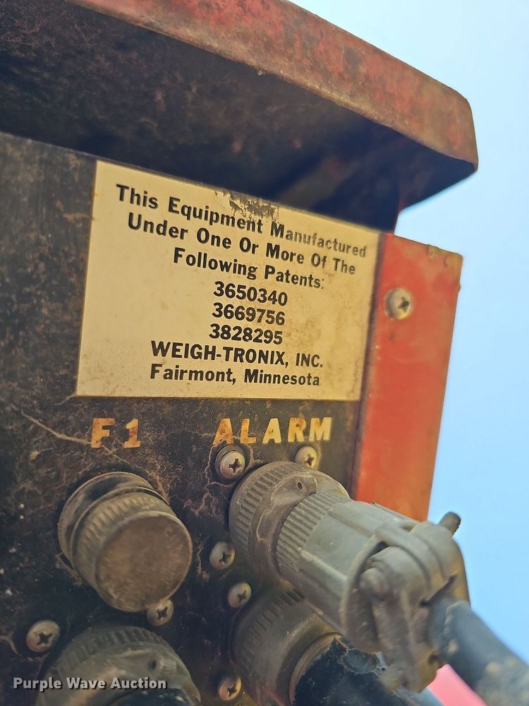 image for item DQ0304 New Holland 355  feed mixer