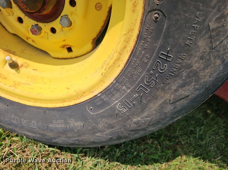 image for item DQ0304 New Holland 355  feed mixer