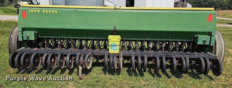 image for item DQ0305 John Deere 8350 266D  grain drill