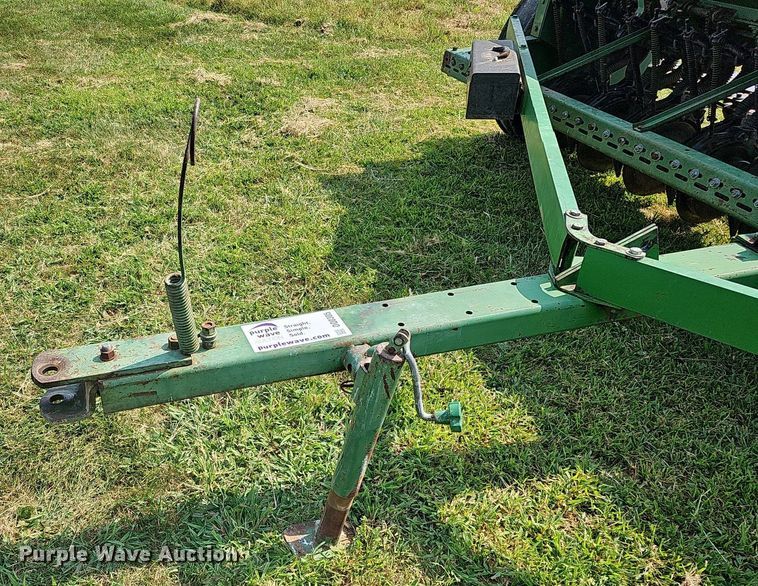 image for item DQ0305 John Deere 8350 266D  grain drill