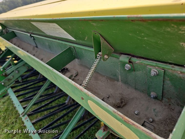 image for item DQ0305 John Deere 8350 266D  grain drill