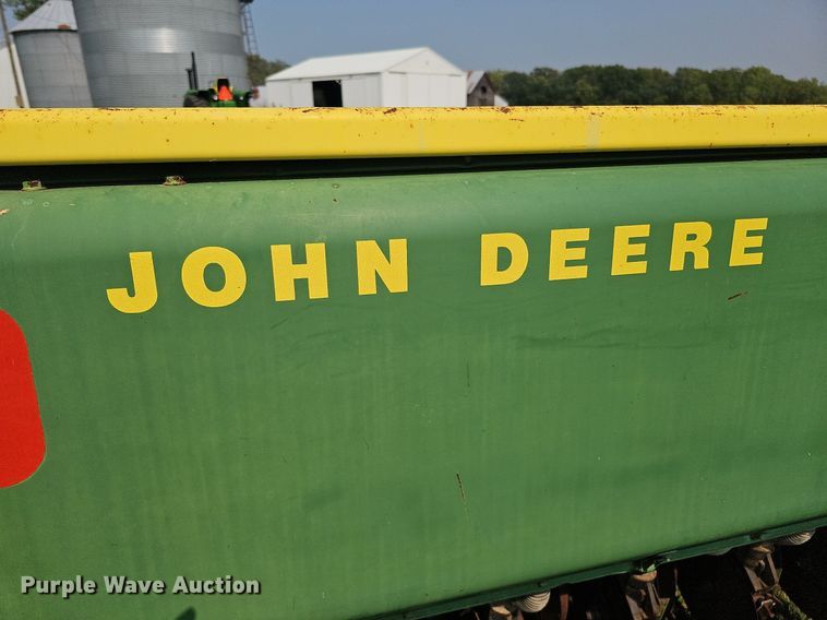 image for item DQ0305 John Deere 8350 266D  grain drill