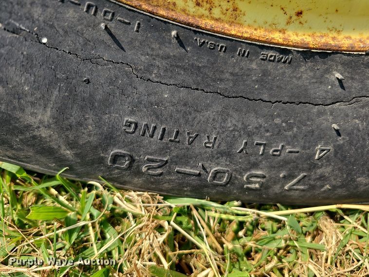 image for item DQ0305 John Deere 8350 266D  grain drill