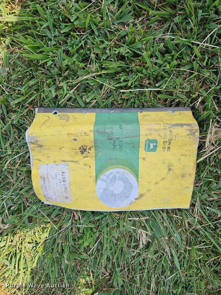 image for item DQ0305 John Deere 8350 266D  grain drill