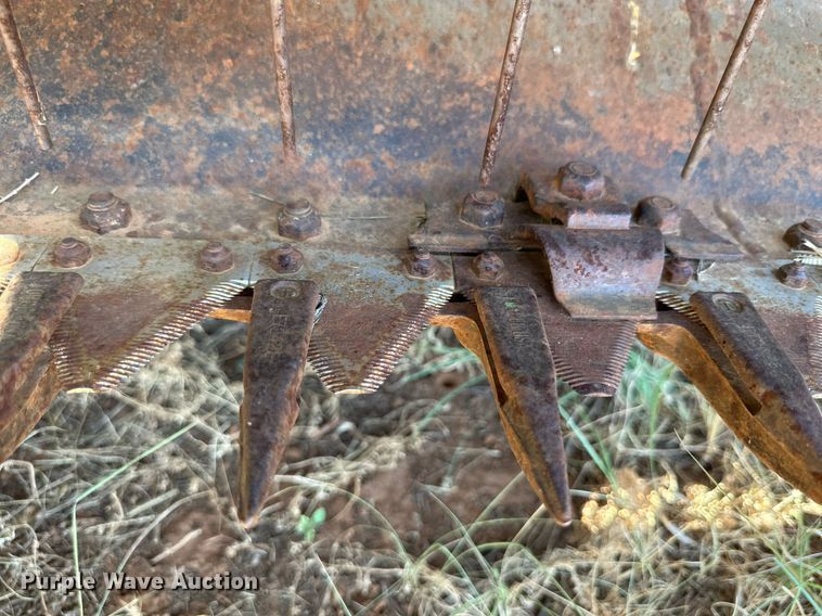 image for item DQ1419 John  Deere 1600  swather / windrower