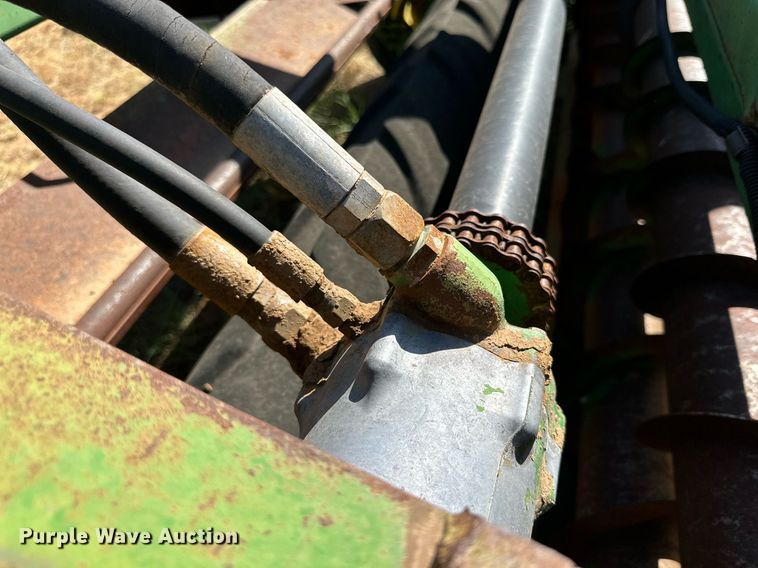 image for item DQ1419 John  Deere 1600  swather / windrower