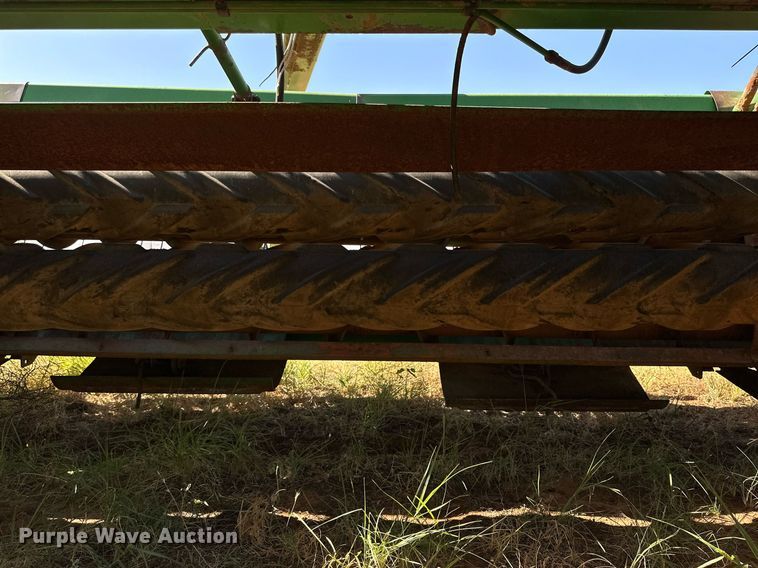 image for item DQ1419 John  Deere 1600  swather / windrower