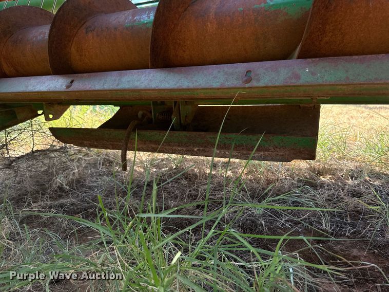 image for item DQ1419 John  Deere 1600  swather / windrower