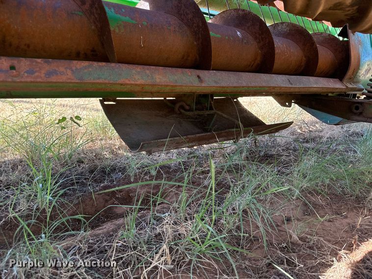 image for item DQ1419 John  Deere 1600  swather / windrower