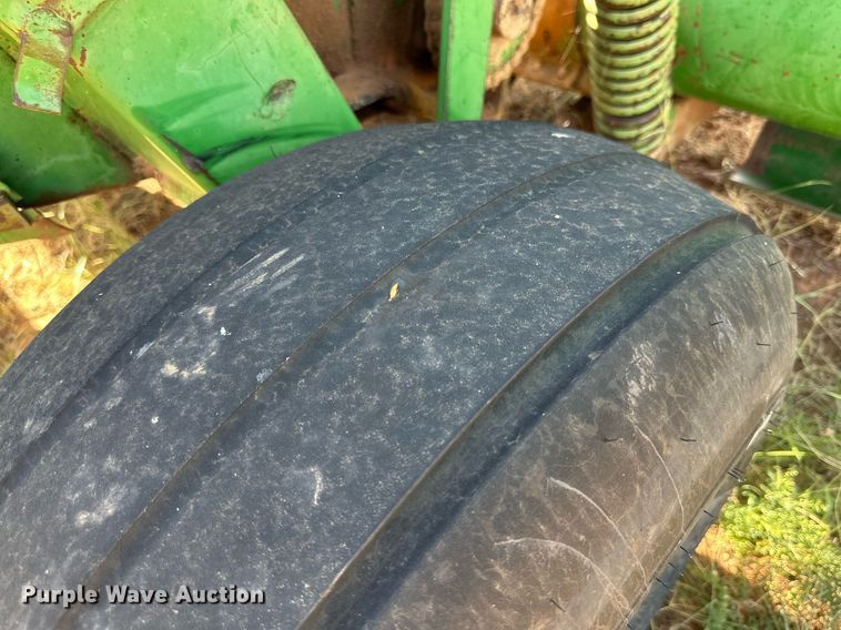 image for item DQ1419 John  Deere 1600  swather / windrower