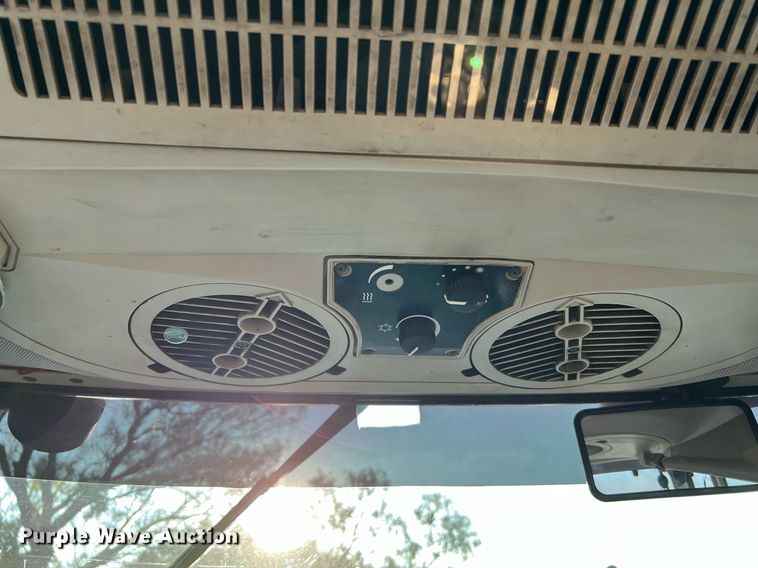 image for item DQ2188 John Deere 6415  tractor