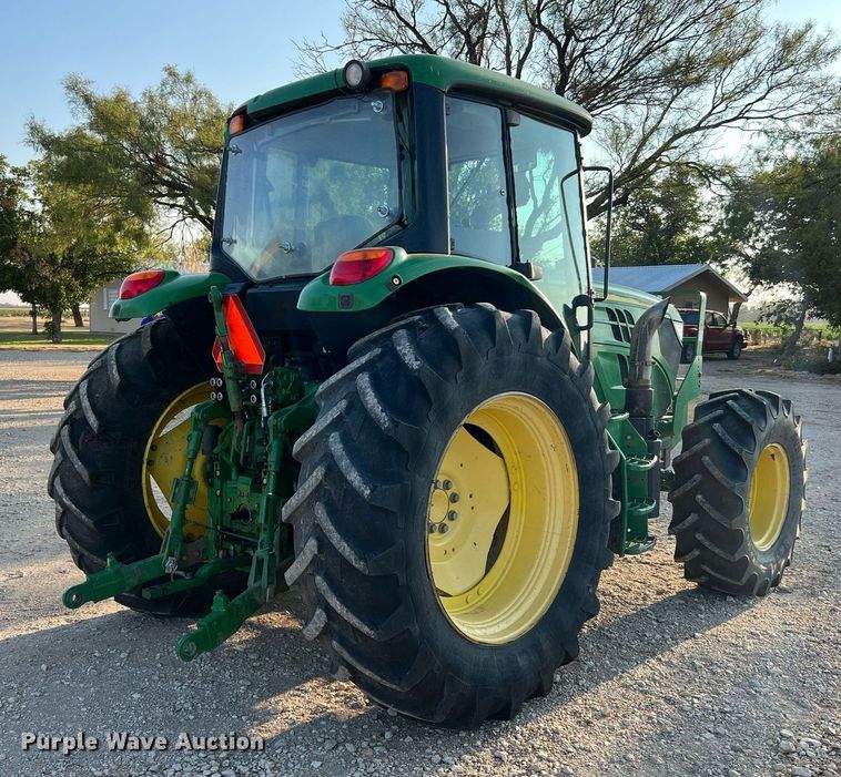 image for item DQ2189 2015 John Deere 6125M  MFWD tractor