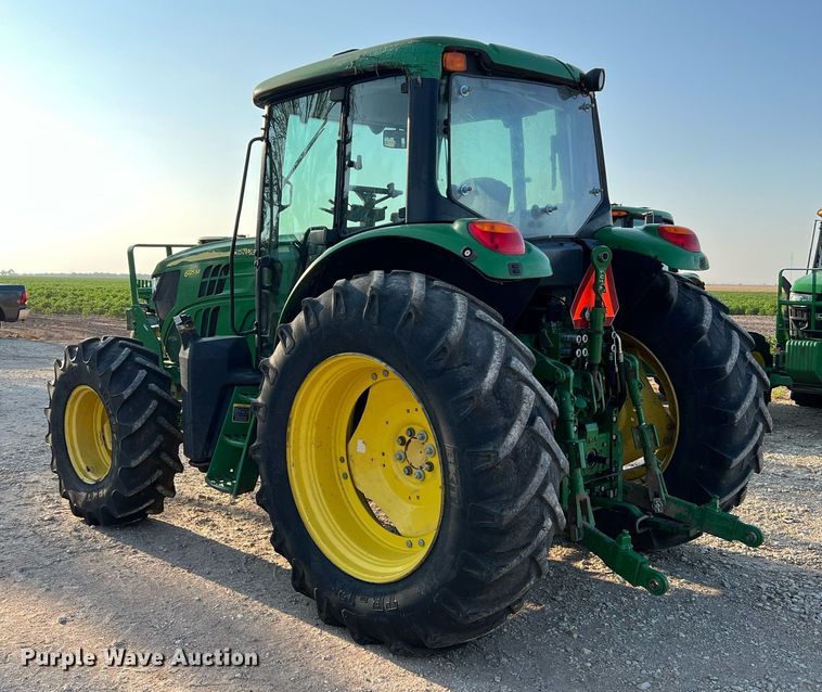 image for item DQ2189 2015 John Deere 6125M  MFWD tractor