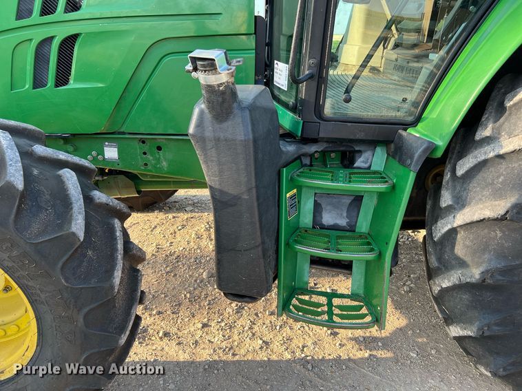 image for item DQ2189 2015 John Deere 6125M  MFWD tractor