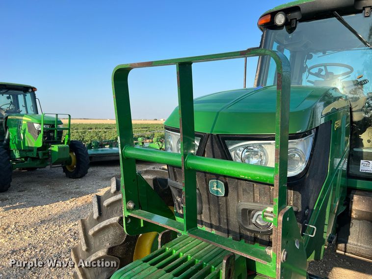 image for item DQ2189 2015 John Deere 6125M  MFWD tractor