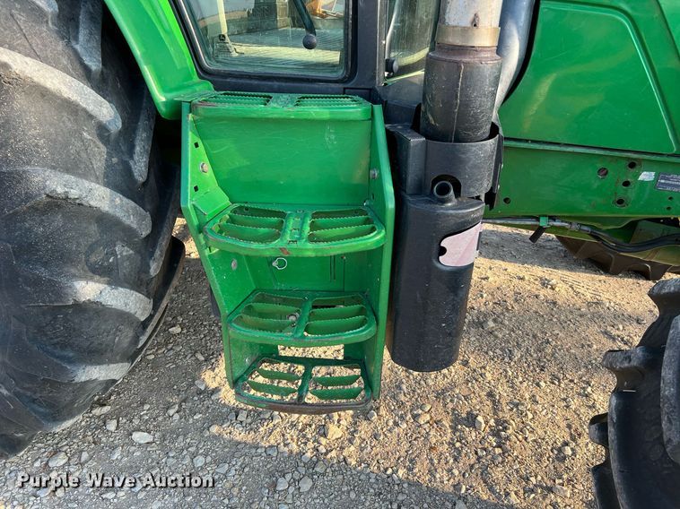 image for item DQ2189 2015 John Deere 6125M  MFWD tractor