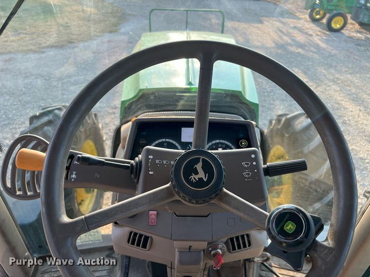 image for item DQ2189 2015 John Deere 6125M  MFWD tractor