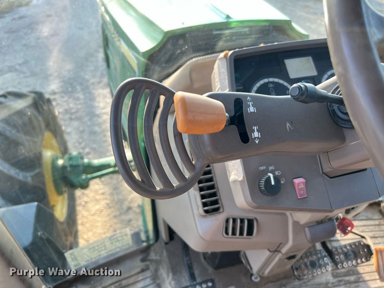 image for item DQ2189 2015 John Deere 6125M  MFWD tractor