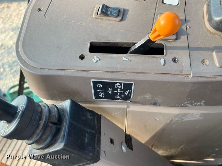 image for item DQ2189 2015 John Deere 6125M  MFWD tractor