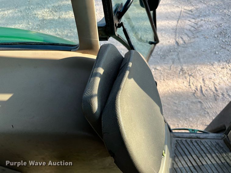 image for item DQ2189 2015 John Deere 6125M  MFWD tractor