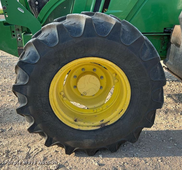 image for item DQ2189 2015 John Deere 6125M  MFWD tractor
