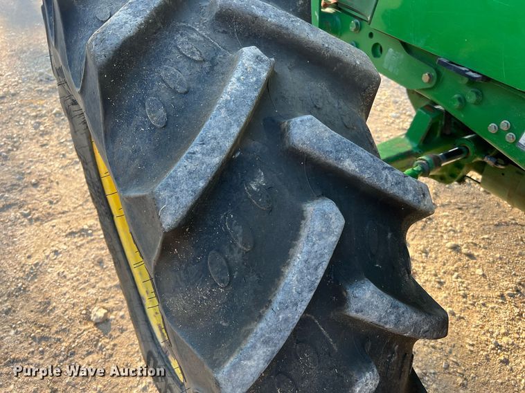 image for item DQ2189 2015 John Deere 6125M  MFWD tractor