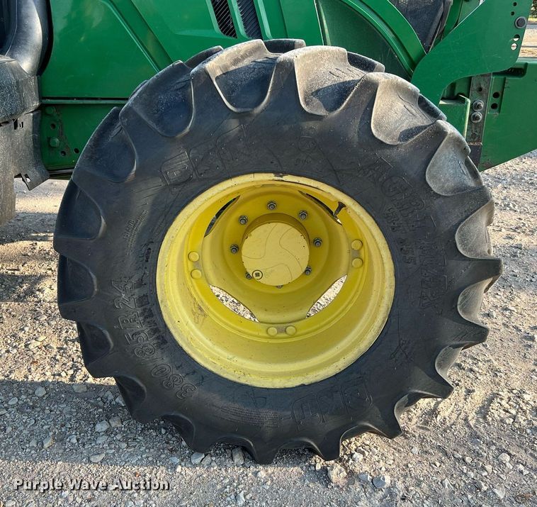 image for item DQ2189 2015 John Deere 6125M  MFWD tractor