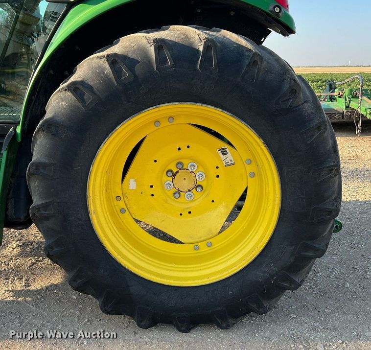 image for item DQ2189 2015 John Deere 6125M  MFWD tractor