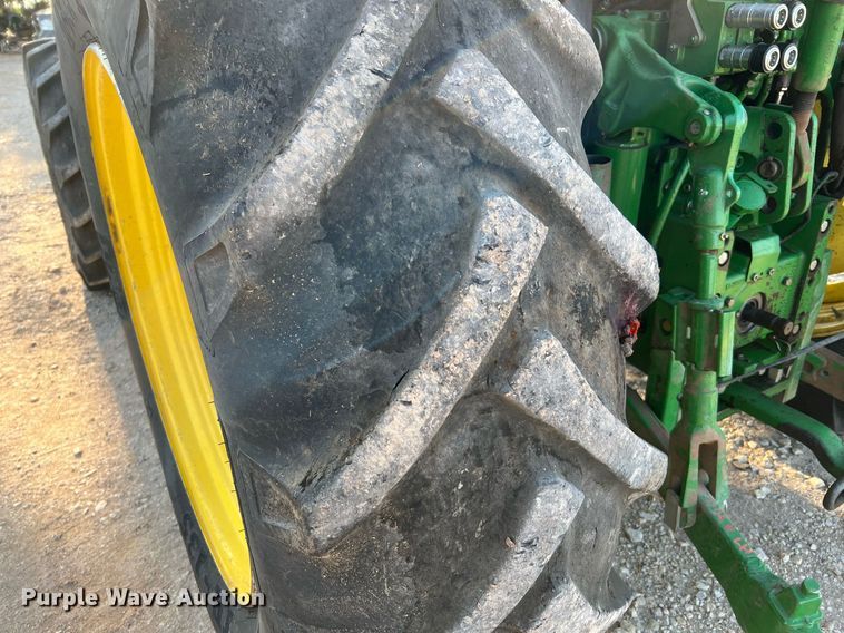 image for item DQ2189 2015 John Deere 6125M  MFWD tractor