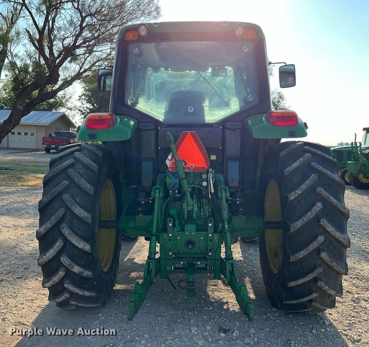 image for item DQ2190 2015 John Deere 6125M  MFWD tractor