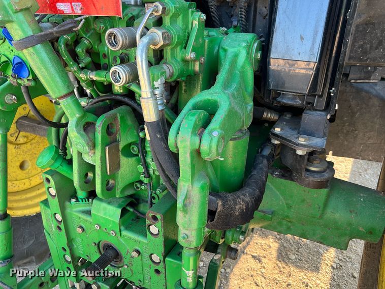 image for item DQ2190 2015 John Deere 6125M  MFWD tractor