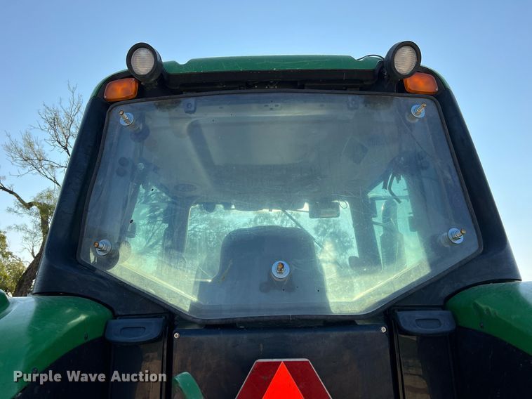 image for item DQ2190 2015 John Deere 6125M  MFWD tractor