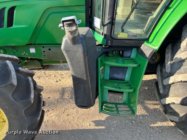 image for item DQ2190 2015 John Deere 6125M  MFWD tractor