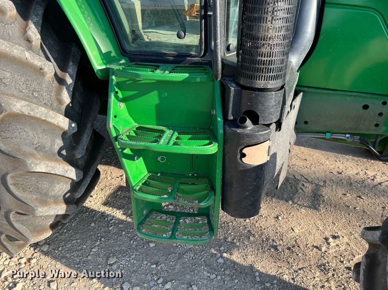 image for item DQ2190 2015 John Deere 6125M  MFWD tractor