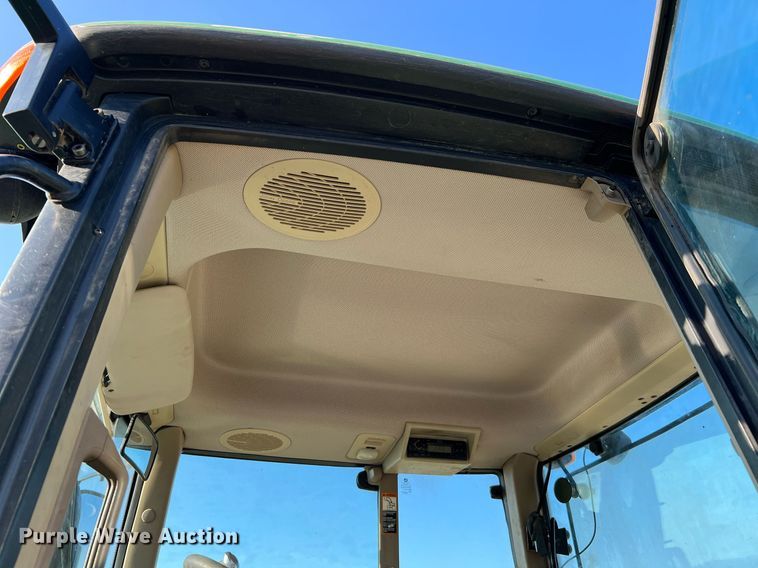 image for item DQ2190 2015 John Deere 6125M  MFWD tractor