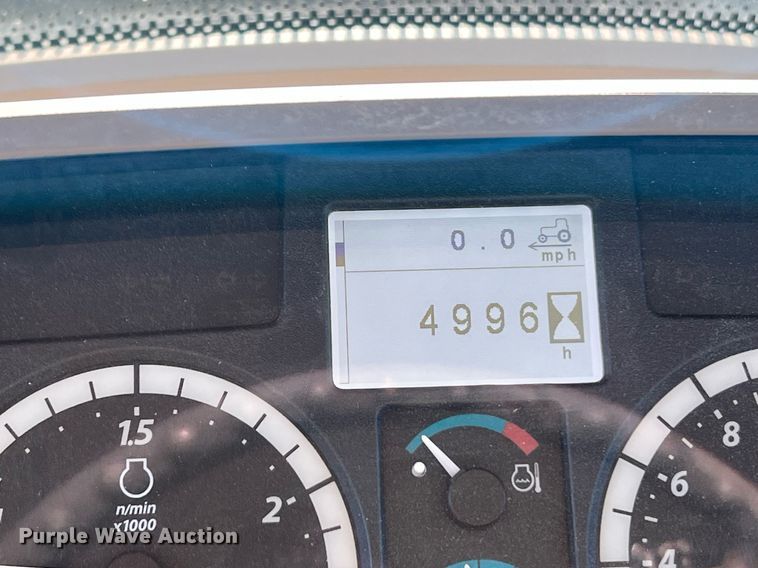 image for item DQ2190 2015 John Deere 6125M  MFWD tractor